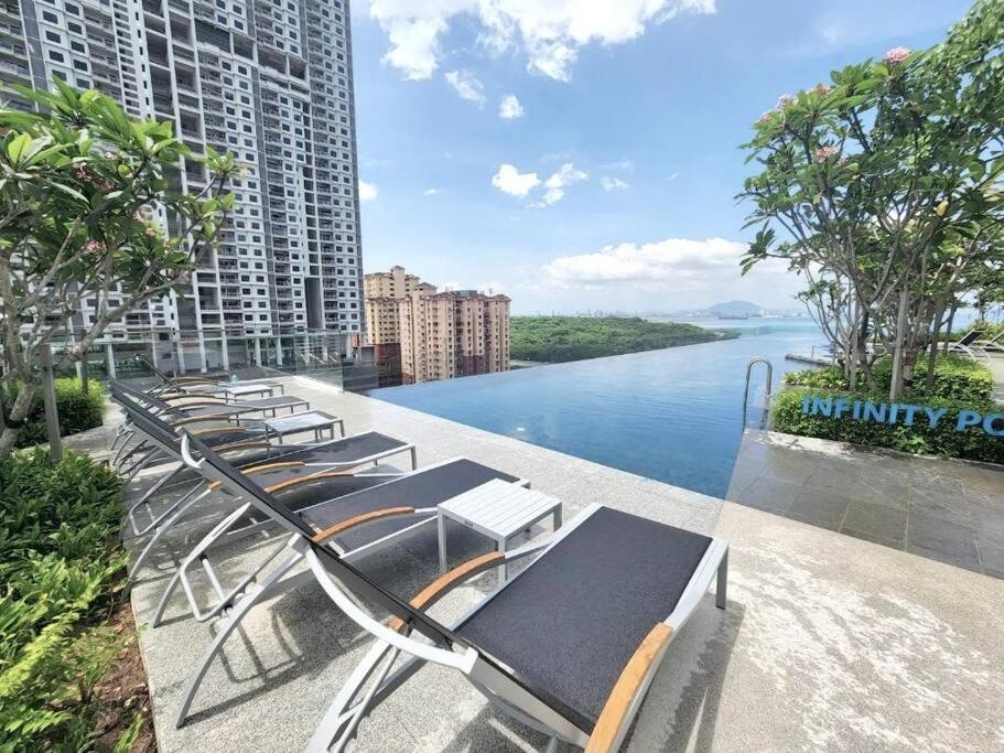 Urban Georgetown 9pax 4queenbed 3bedroom 2bath 2carparks