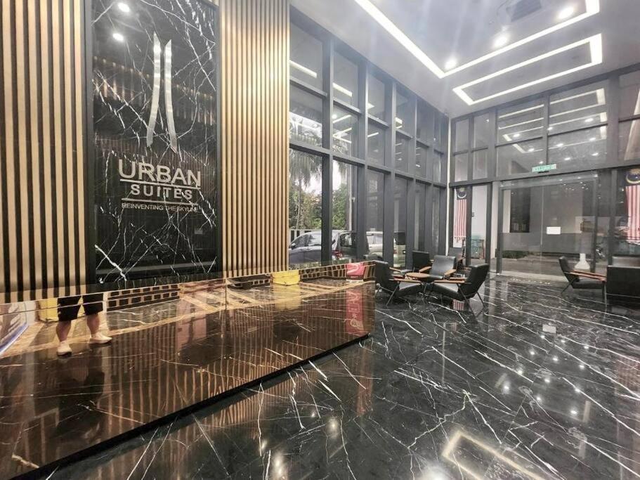Urban Georgetown 9pax 4queenbed 3bedroom 2bath 2carparks Apartment *