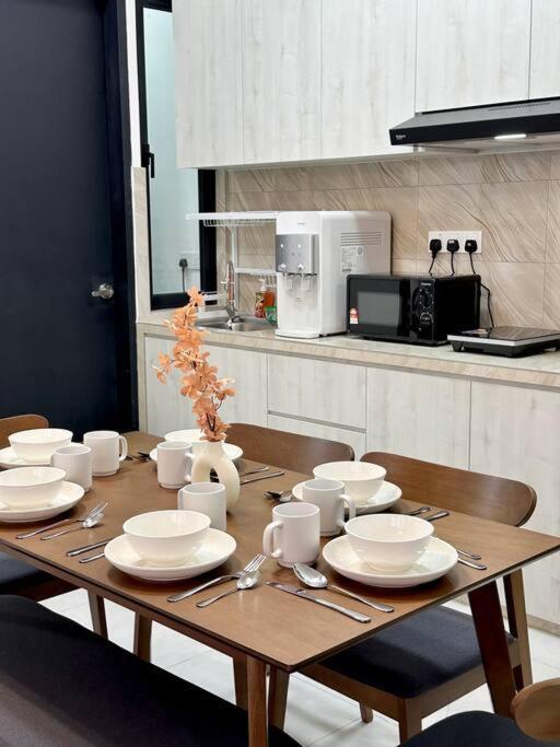 Urban Georgetown 9pax 4queenbed 3bedroom 2bath 2carparks Apartment Jelutong