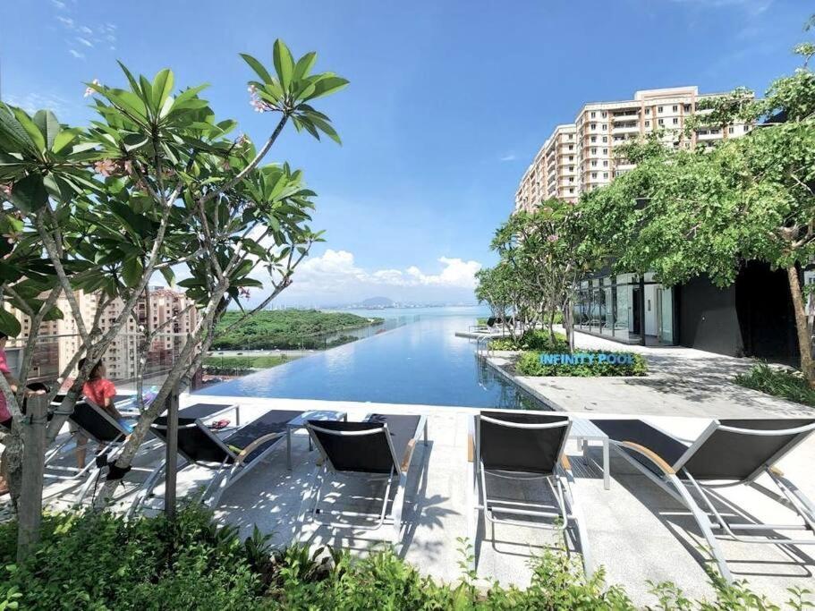 Urban Georgetown 9pax 4queenbed 3bedroom 2bath 2carparks Apartment Jelutong