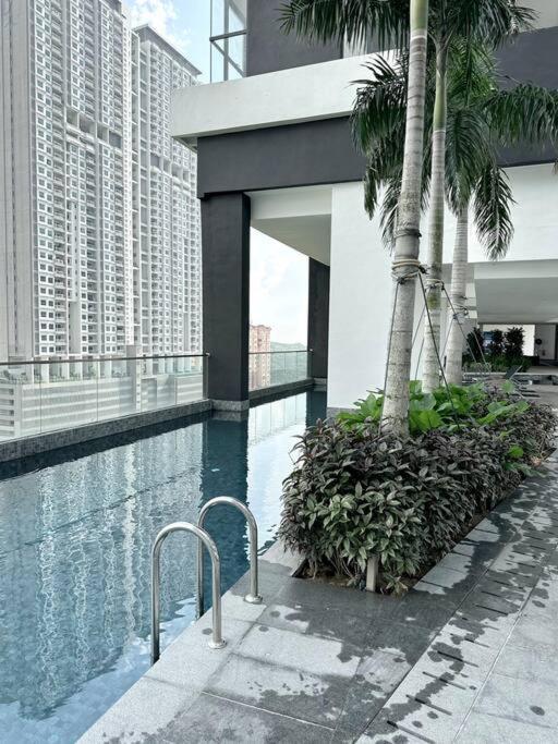 Urban Georgetown 9pax 4queenbed 3bedroom 2bath 2carparks Jelutong