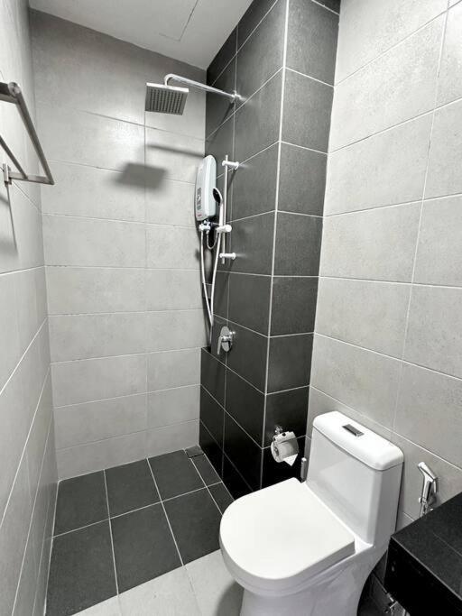 Urban Georgetown 9pax 4queenbed 3bedroom 2bath 2carparks Apartment