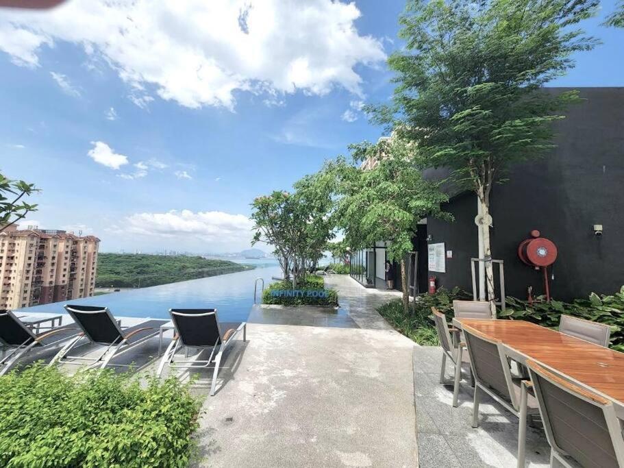 Apartment Urban Georgetown 9pax 4queenbed 3bedroom 2bath 2carparks *