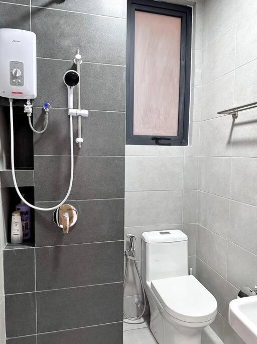 Urban Georgetown 9pax 4queenbed 3bedroom 2bath 2carparks Apartment *
